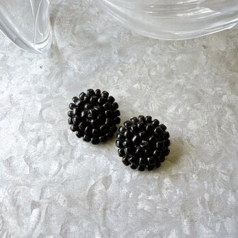 Y1146-ヴィンテージイヤリング U.S.A. 1960〜70s Black Beads Clusterの画像