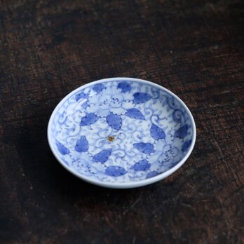 線描きで素敵◆牡丹と唐草　伊万里　線描き染付小皿　骨董・antiques 丁寧な暮らしに。江戸後期　個体Cの画像